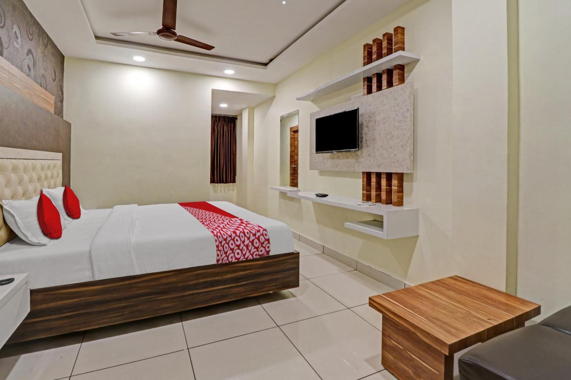 Hotel O Aditya Grand Inn Guntur Exterior photo